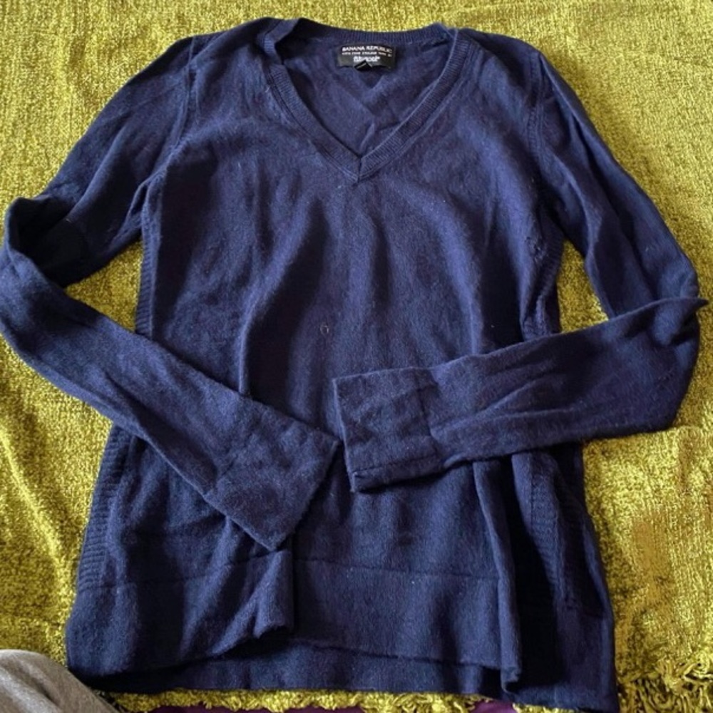 Lightweight navy blue V neck sweater